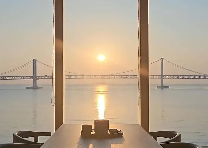 신규오픈특가,광안대교 정면 파노라마뷰,드론쇼&불꽃축제명당,최대 인원 10인, 무료주차 Dom wakacyjny Pusan